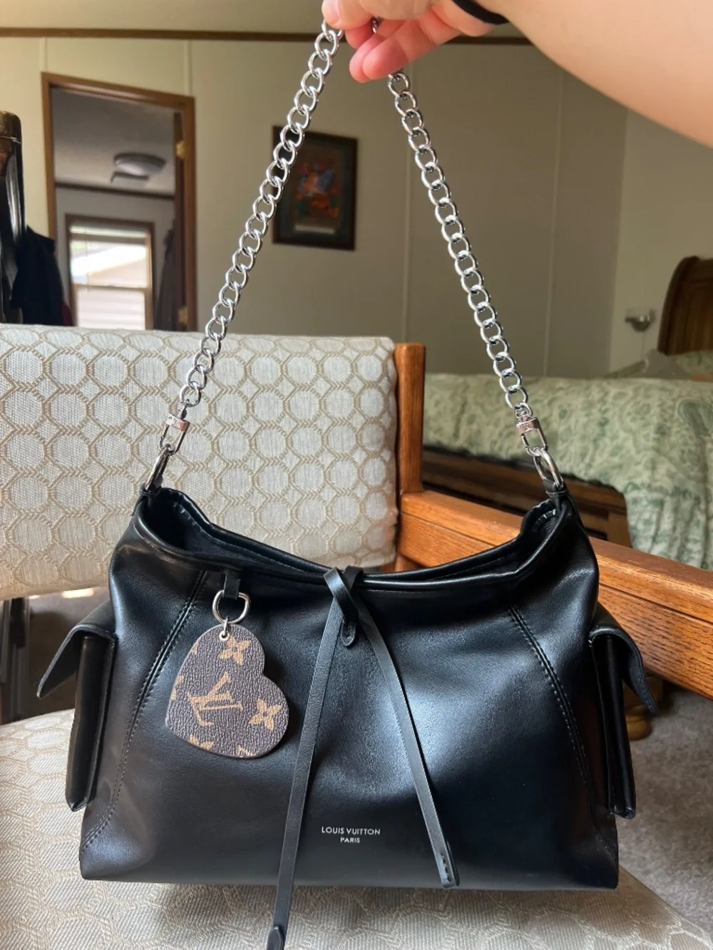 Black shoulder bag